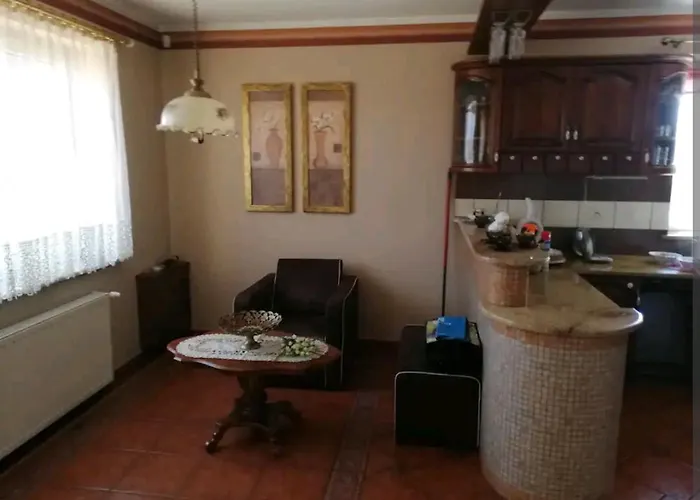 بيت خشبي W Domu Z Kominkiem I Ogrodem ردا