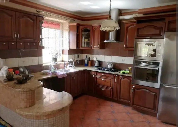 بيت خشبي W Domu Z Kominkiem I Ogrodem